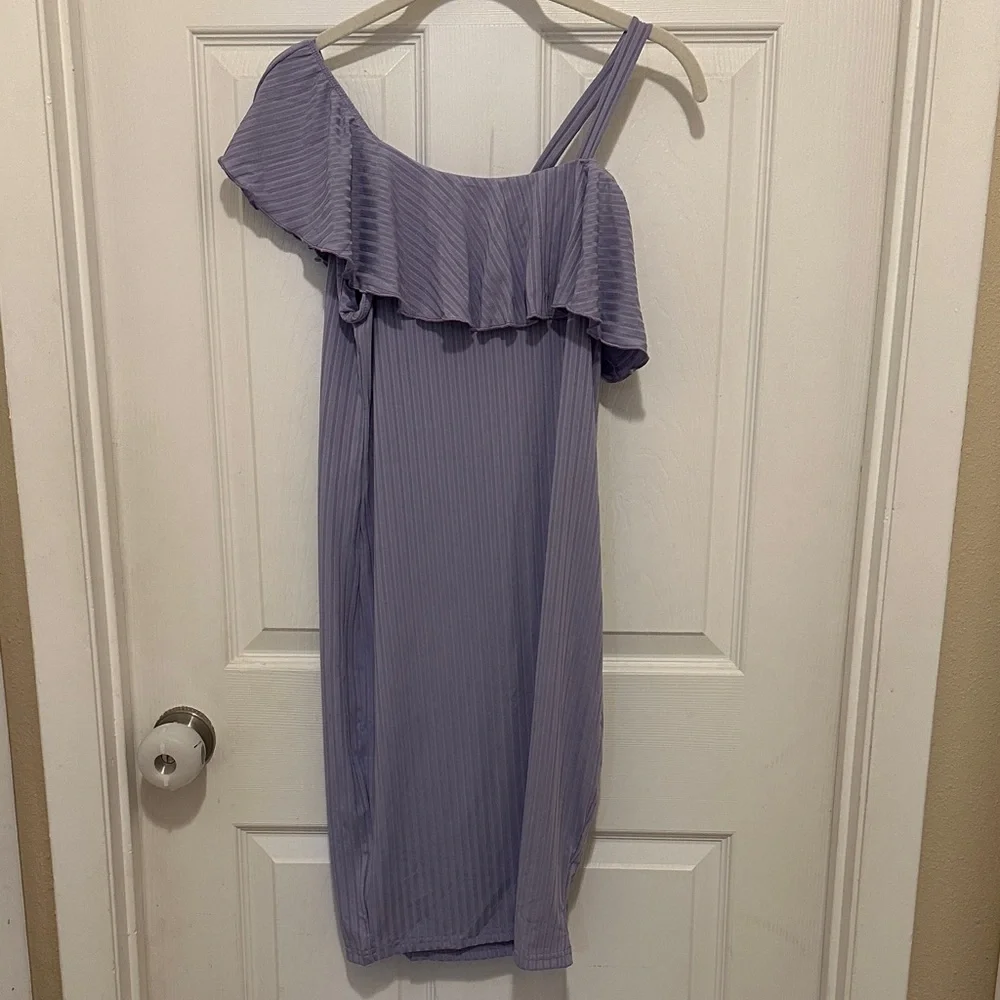 NWT, Cute Ruffled One-Shoulder Dress in Lavender 💜💜💜